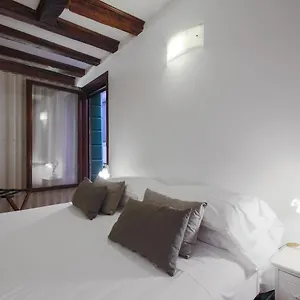 Wonderful Wi-fi Ac , Venice Italy