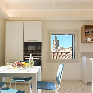 Centro Storico, Esclusivo, 4' Piano Senza Ascensore , Alghero Italy