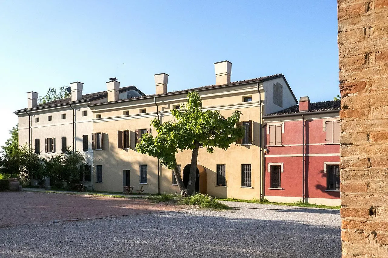 Corte Mainolda Castellucchio Farm stay